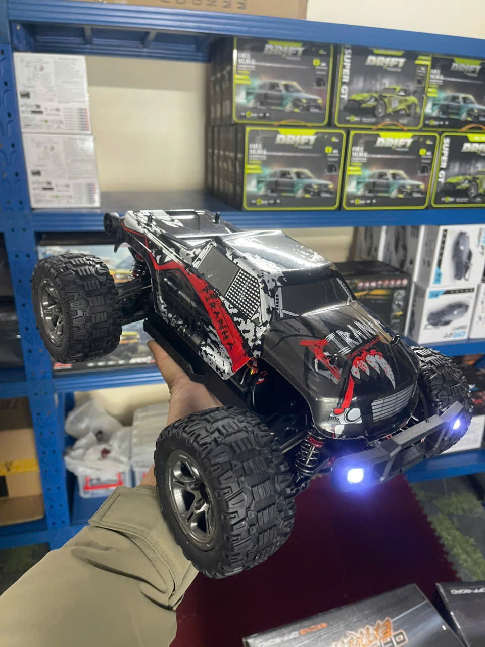 PX200E – Xe Địa Hình Điều Khiển Từ Xa Động Cơ Không Chổi Than Brushless 4WD Tốc Độ 60+ km/h - Ảnh 6