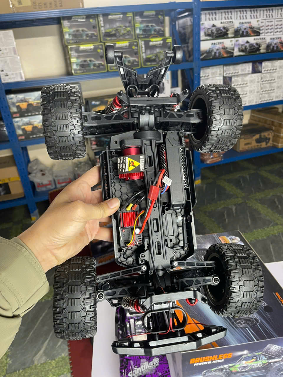PX200E – Xe Địa Hình Điều Khiển Từ Xa Động Cơ Không Chổi Than Brushless 4WD Tốc Độ 60+ km/h - Ảnh 4